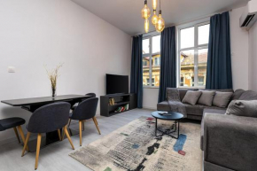 Kapana Beat 2-bedroom apt. Top Center